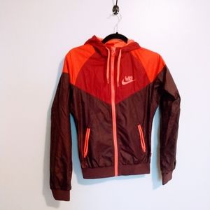 Nike windbreaker extra small hooded pockets